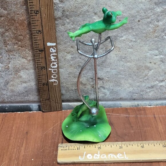 Stress Reliever Pendulum Swinging Frog On Lily Pad Resin - Picture 10 of 11